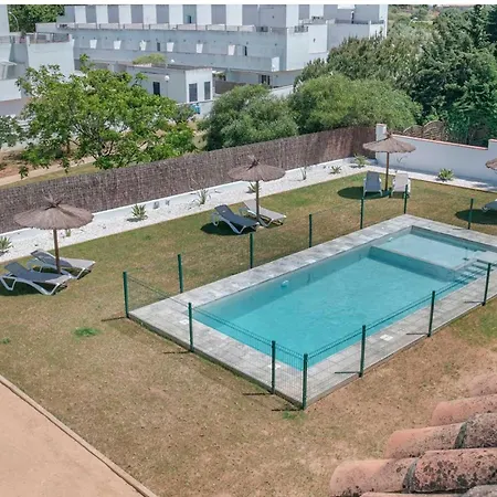 Cerca Del Pueblo Con Piscina Compartida Parking Y Jardin Privado