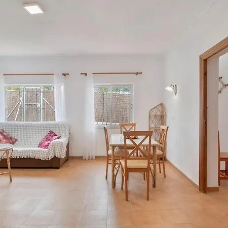 Cerca Del Pueblo Con Piscina Compartida Parking Y Jardin Privado *