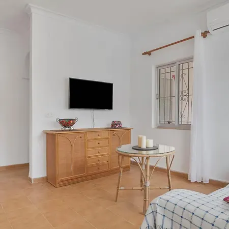 Lejlighed Cerca Del Pueblo Con Piscina Compartida Parking Y Jardin Privado *