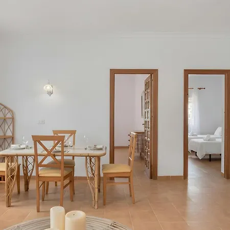 Cerca Del Pueblo Con Piscina Compartida Parking Y Jardin Privado