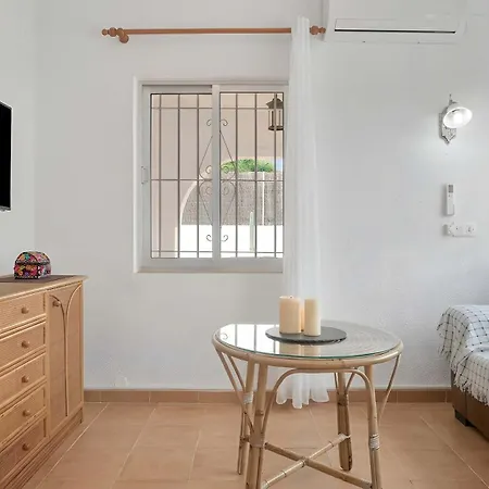 Cerca Del Pueblo Con Piscina Compartida Parking Y Jardin Privado Conil De La Frontera
