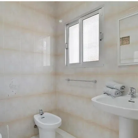 公寓 Cerca Del Pueblo Con Piscina Compartida Parking Y Jardin Privado