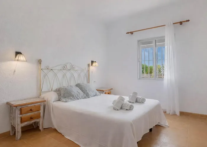 公寓 Cerca Del Pueblo Con Piscina Compartida Parking Y Jardin Privado 科尼尔-德拉弗龙特拉