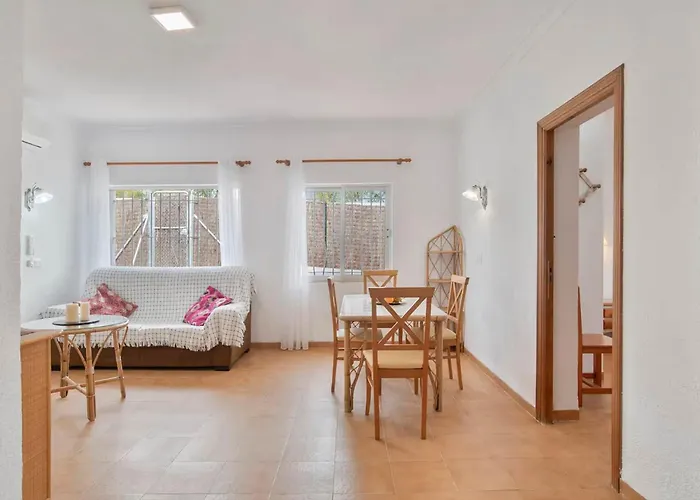 Cerca Del Pueblo Con Piscina Compartida Parking Y Jardin Privado *