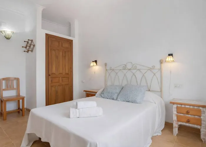 شقة Cerca Del Pueblo Con Piscina Compartida Parking Y Jardin Privado *