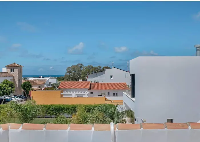 Cerca Del Pueblo Con Piscina Compartida Parking Y Jardin Privado شقة